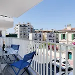 Maria Yourhosthelper * Cannes