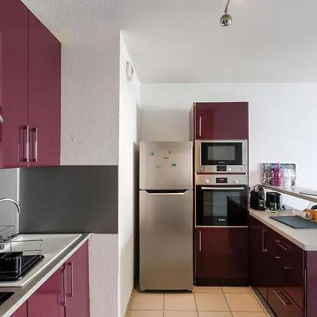 Maria Yourhosthelper * Cannes