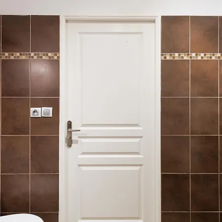 Maria Yourhosthelper