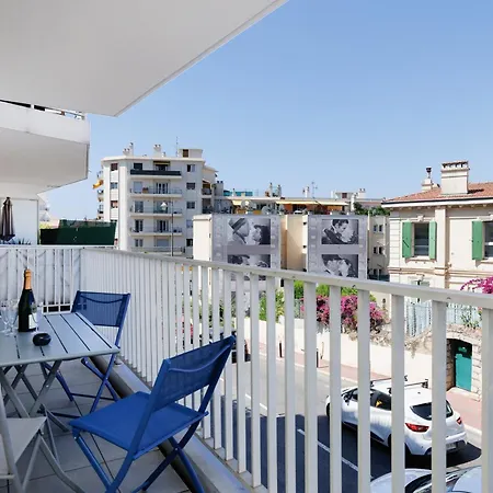 Maria Yourhosthelper * Cannes