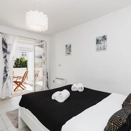 Maria Yourhosthelper Appartement